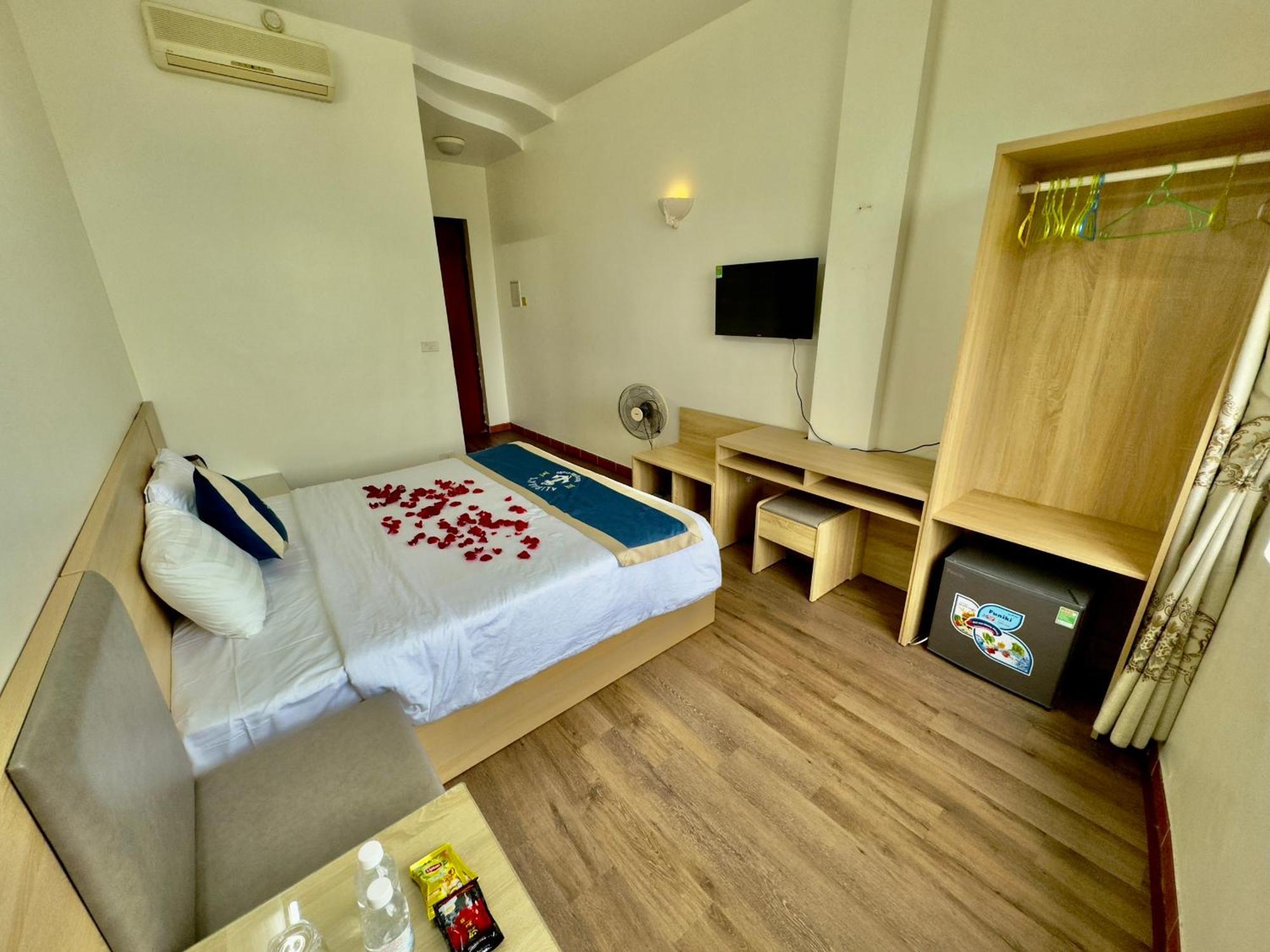 Cat Ba Plaza Hotel Dong Khe Sau Eksteriør billede